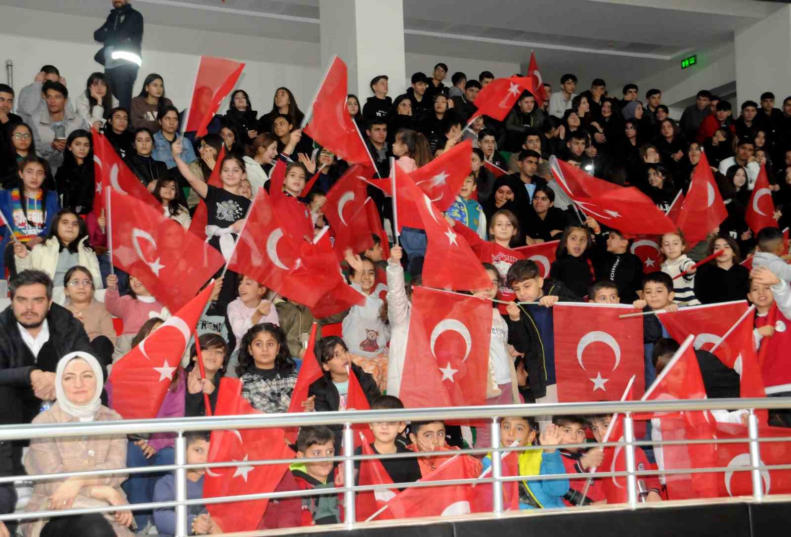 2. ORDU BANDOSU CİZRE'DE MUHTEŞEM KONSER VERDİ