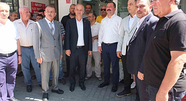 Burhaniye'de MHP İlçe Yönetimi Geleneksel Aşure Hayrını Düzenledi
