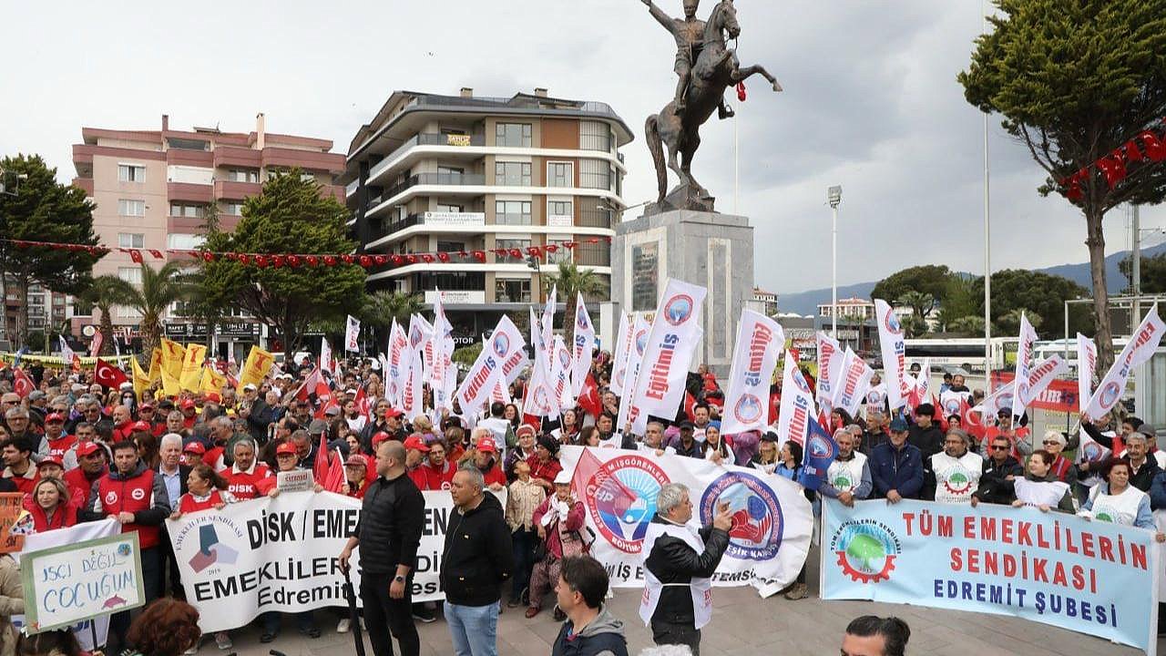 EDREMİT'TE 1 MAYIS KUTLANDI