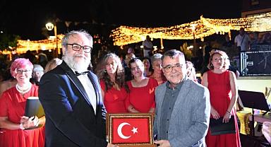 ALTIEYLÜL’DE 80’LER VE 90’LAR RÜZGARI ESTİ