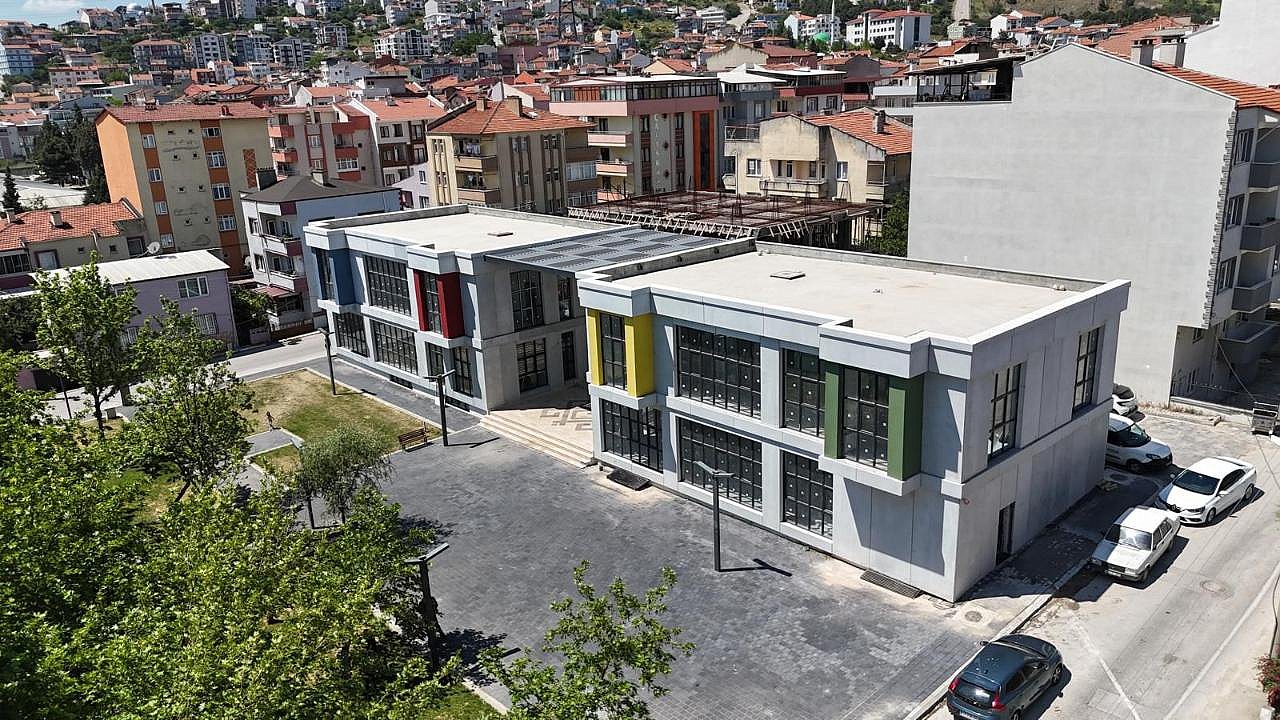 ALTIEYLÜL'DE YATIRIM RÜZGÂRI