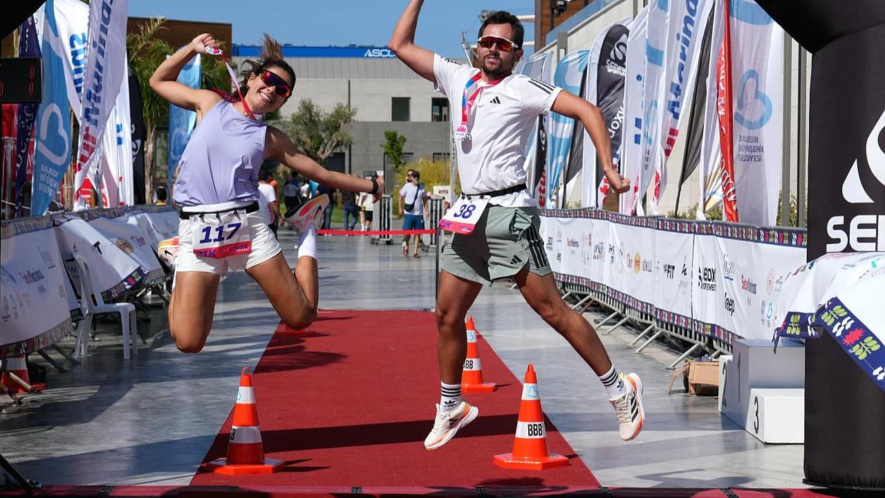 Ayvalık, Kurtuluş Yarı Maratonu ile Sporun Merkezine Dönüştü