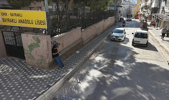 Bayraklı’da Büyük Yol ve Kaldırım Yenileme Seferberliği: Kilit Parke ve Asfalt Çalışmaları Devam Ediyor