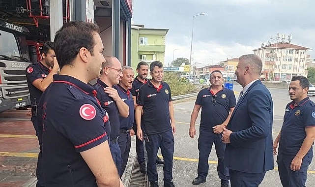 Gölcük’de İtfaiye Haftası Kutlaması: Başkan Sezer, Amirlik Ziyaretinde Kahraman İtfaiyecileri Onurlandırdı
