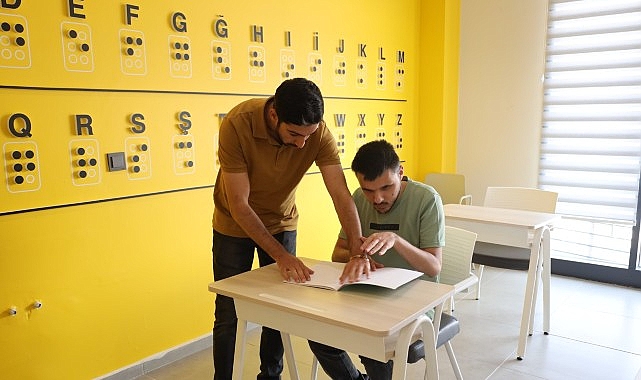 Görme Engelli Öğrenciler İçin Özellikli Bir Öğretmen Eşliğinde Gonca Engelsiz Yaşam Merkezi