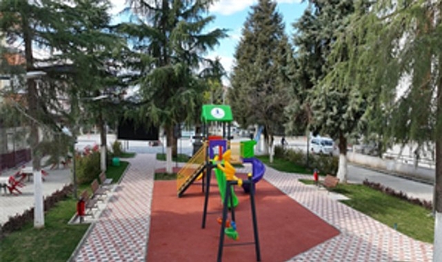 İzmir’de Ağaçlandırma Seferberliği: Parklar, Sahalar ve Kent Meydanlarında Yeniden Doğuş