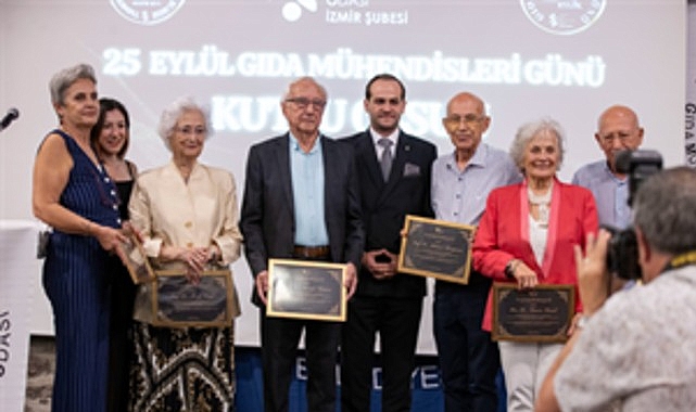 İzmir'de Gıda Mühendisleri Odası Ödül Töreni: Halkın Bilgisi ve Dayanışması İçin Çağrı