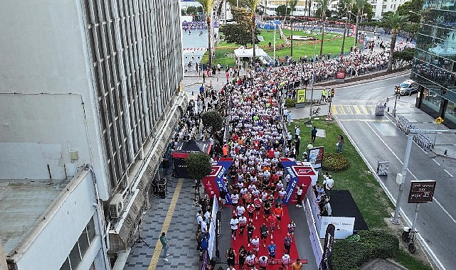 Izmir’in 9 Eylül Yarı Maratonu: Zafer ve Coşku Dolu Tarih | 13. Uluslararası Etkinlik Özeti