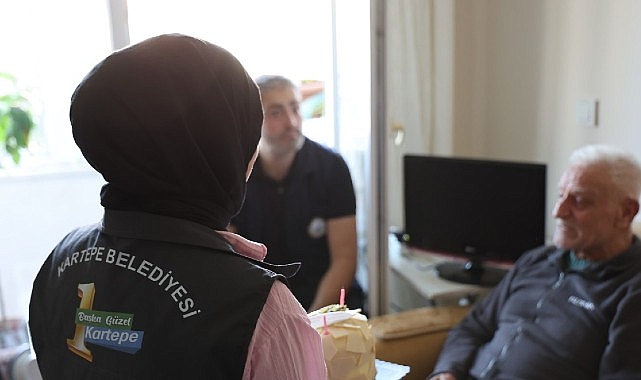 Kartepe'de Alo Evlat Sağlık Kulübü’nden Yaşlılara Sürpriz Desteği ve Dayanışma