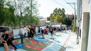 Karşıyaka’da Oyun Sokağı: Çocuklar İçin Güvenli ve Renkli Kamusal Alan