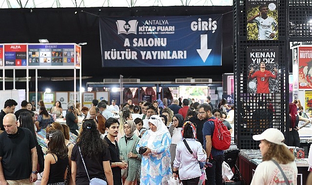 Antalya Kitap Fuarı 2. Gününde Yazarlarla Okur Buluşması ve Yoğun Katılım