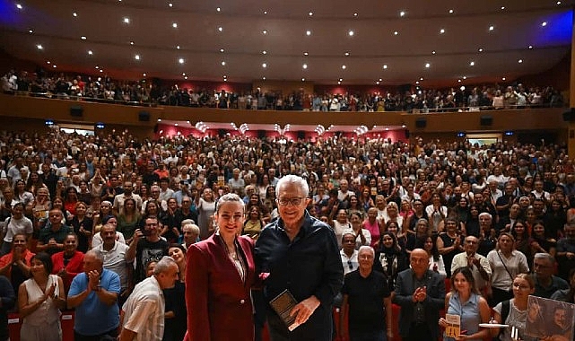 Antalya Kitap Fuarı'nda Zülfü Livaneli ile Edebiyatın Direnişi ve Umuda Yolculuk