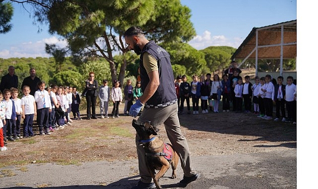 Ayvalık Belediyesi Dünya Hayvanları Koruma Günü’nü Barınakta Sevgiyle Kutladı
