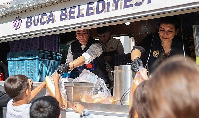 Buca’da Dayanışma Ağı Güçleniyor: Dar Gelirlilere Ekmek ve Erzak Desteği