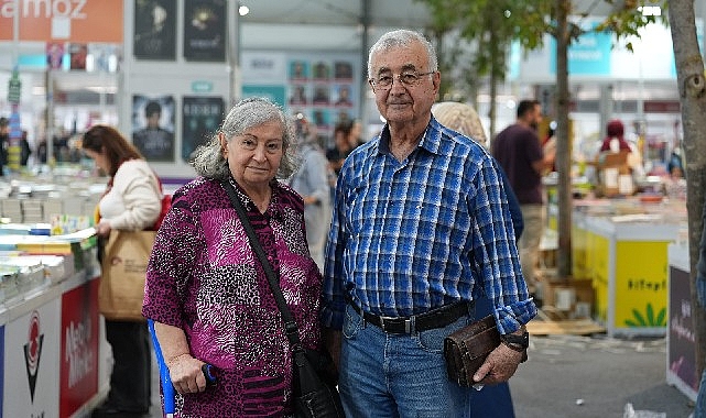 Kocaeli Fuarında Aşıkların ve Kitapların Buluşması: Sevgi Rüzgarı Estiriyor