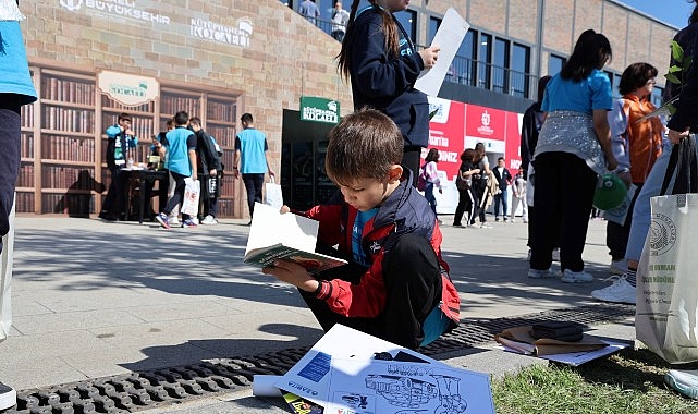 Kocaeli Kitap Fuarı 15. Yılında Otobüslerle Öğrencileri Güvenli Şekilde Taşıyor