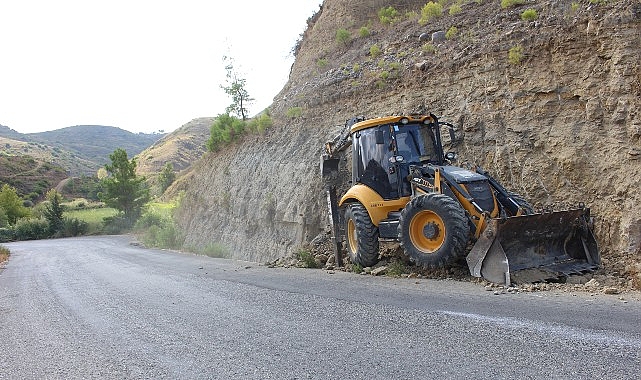 Manavgat Kırsal Yollarında Kış Öncesi Bakım ve Şarampol Temizliği