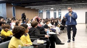 Uçan Anne Terliği Söyleşisiyle Çocuklarla Buluşan Anıl Basılı: Uluslararası Kocaeli Kitap Fuarı