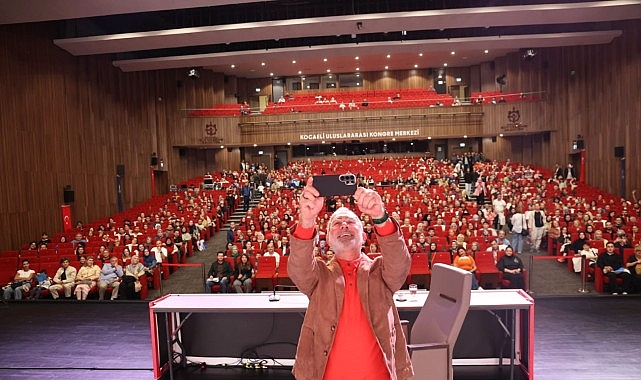 Yara Saran Bir İnsan: Bahadır Yenişehirlioğlu ile Kocaeli Kitap Fuarı'nda İhya Teması