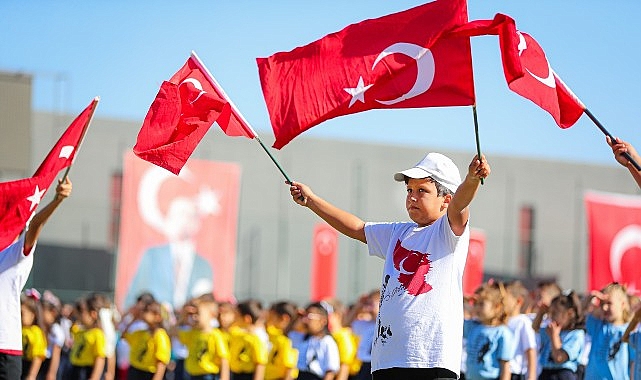Aliağa'da Cumhuriyet Bayramı Coşkusu: Program ve Öne Çıkan Anlar