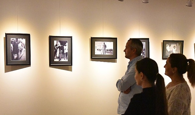 Atatürk’ün Yaşam Yolculuğunu Fotoğraflarla Anlatan Sergi: Genç Nesil İçin Tarih Dersi