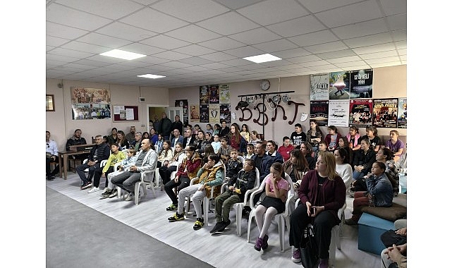 Burhaniye Kent Tiyatrosu: Yeni Sezon Başladı ve Genç Yetenekler Sahneye Hazır