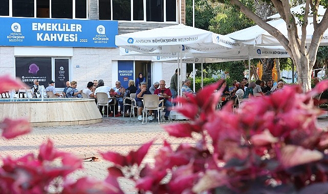 Emekliler Kahvesi Mahmutlar'da: Sosyal Buluşmanın Yeni Merkezi