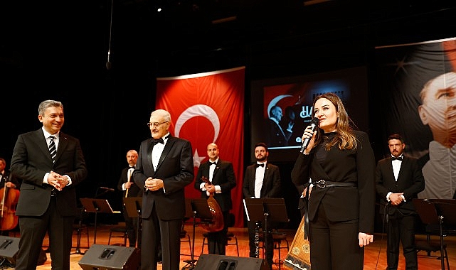 Hasret Ezgileriyle Atatürk’ü Anma Konseri AKM’de Duygusal Anlar Yaşattı
