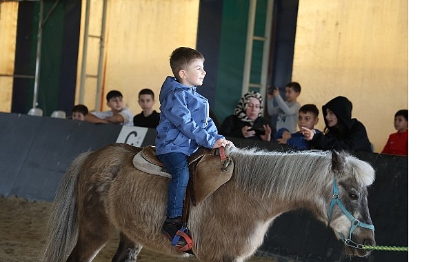 Kartepe Belediyesi Atlı Binicilik Kulübü: Ara Tatilde Güvenli ve Keyifli Binicilik Deneyimi