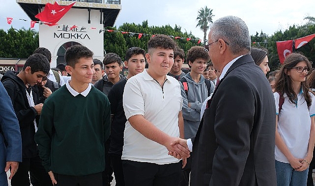 Kemer'de Türkiye Cumhuriyeti’nin Kuruluşunun 102. Yılı Töreni Coşkuyla Kutlandı