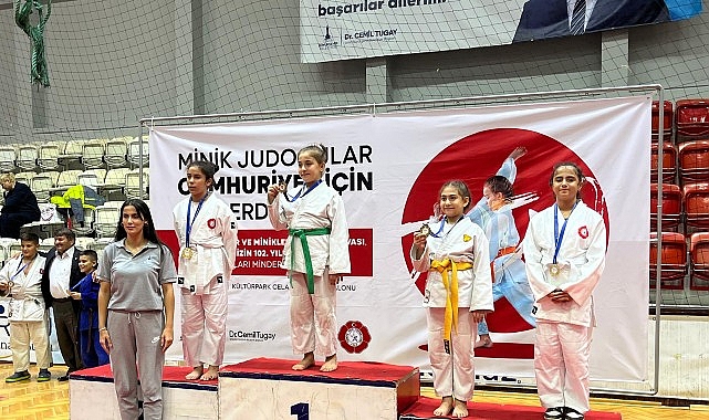 Konak Belediyespor Judo Minikleri Cumhuriyet RÜZGARIyla Madalyalarla Döndü