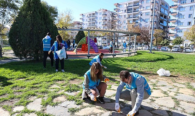 Park Temizliğiyle Buca’daki Doğaseverler ve Belediyenin İşbirliğiyle Doğa İçin Yeni Bir Adım