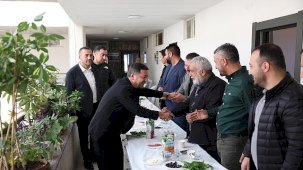 Cami Cedit'te Esnafla Sabah Sohbeti: Rasim Arı Modern Çarşı’da Sorunları Dinledi