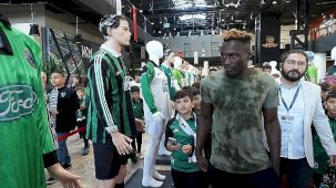 Kocaelispor Sevgisi Sempozyum Gününde Sahne Aldı: Agyei ve Sürpriz Aktiviteler