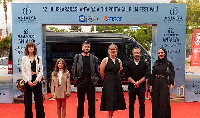 Ulusal Yarışma Heyecanı YC: Tavşan İmparatorluğu ve Aldığımız Nefes’in Sahne Arkası