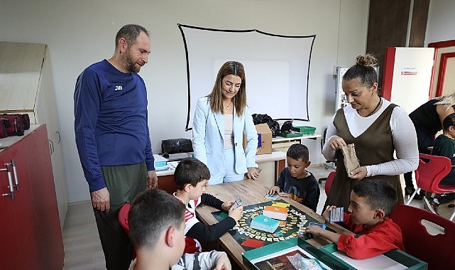 Çocuk Hakları Günü için Uzman Eşliğinde Ebeveynler ve Çocuklar Arasında İletişim Semineri