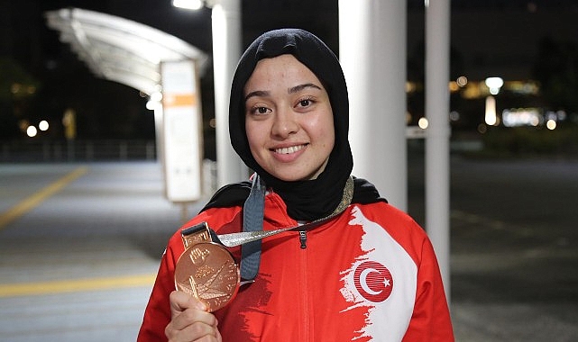 Esma Gökülü Tokyo Deaflympics’te Bronz Madalya ile Türkiye’yi Gururlandırdı