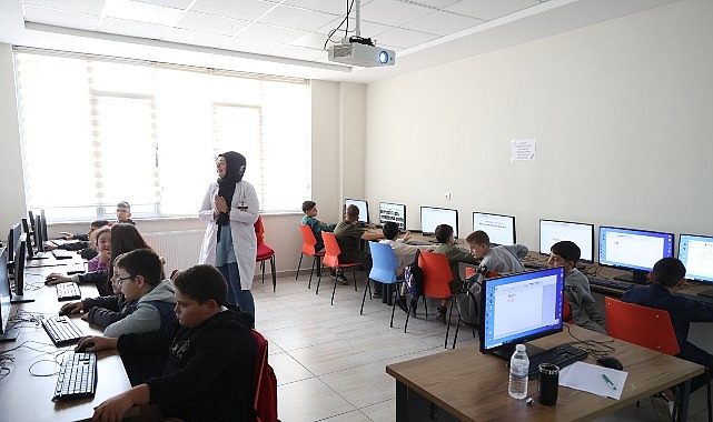 Genç KOMEK Atölye: 7-14 Yaş Grubu İçin 1.731 Öğrenciyle Başlayan Çok Yönlü Eğitim Serüveni