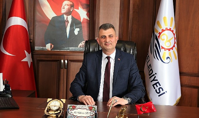 Gölcük’te Öğretmenler Günü Kutlaması: Vefa ve Çaba ile Geleceğe Yönelik Mesaj