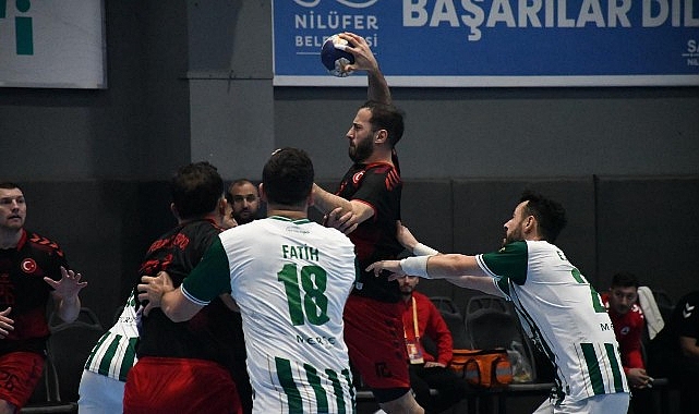 Nilüfer Belediyespor 40-29'lık Galibiyetle Liderlik İddiasını Sürdürüyor