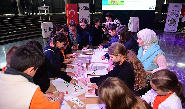 Renkli Pankartlarla Çocuk Haklarına Dair Farkındalık Atölyesi Bursa'da