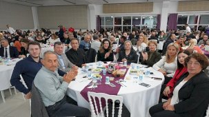 Burhaniye’de Öğretmenler Günü Etkinliği: Eğitime Vefa ve Ödüller