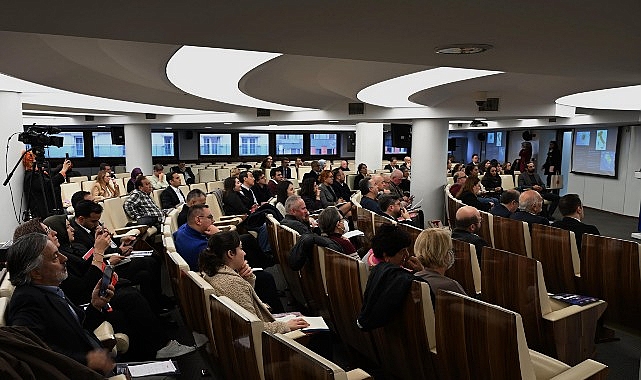 Belediye Başkanları Oturumu ve Yerel Yönetimlerde Halkla Kurulan İlişkinin Etkisi