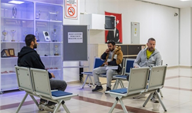 İzmir’de 2025’te 1550 Okula Spor Malzemesi Desteği ve Kaynakların Yükselişi