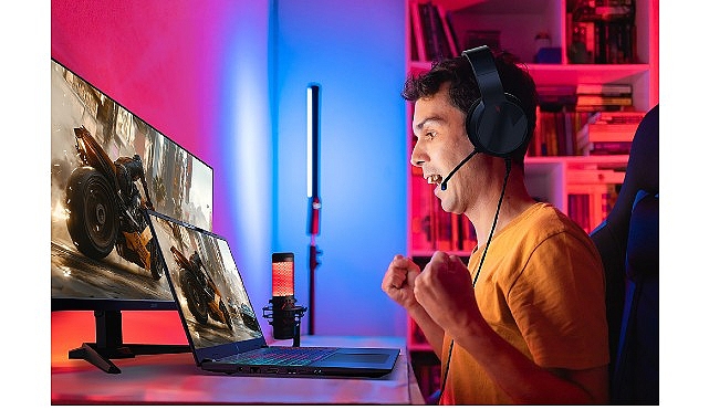 Acer Predator Serisi: Ultra Serisi İşlemciler ve RTX 50 GPU’lar ile Yüksek Performanslı Oyun Dizüstü Kompozisyonu