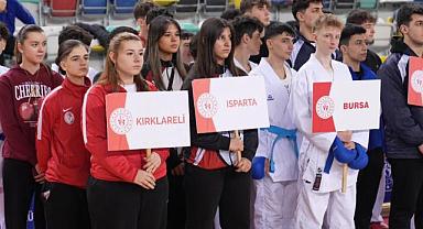 Balıkesir’de Okul Sporları Karate Heyecanı: 20 İlden 180 Sporcu Tatamide