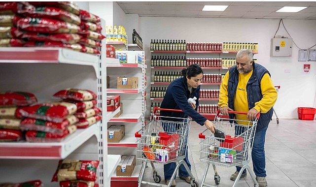 Bornova’da Dayanışmayı Güçlendiren 3.500 Aileye Ek 100 Kredi Desteği