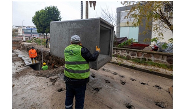 İzmir'de 410 Milyon Liralık Yağmur Suyu ve Kanalizasyon Ayrıştırma Projesi Karşıyaka ile Çiğli'yi Güçlendiriyor