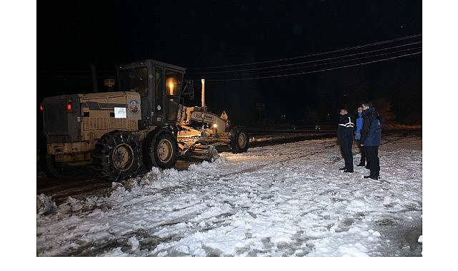 Kahramankazan’da Kar Mesaisi: Ekipler 24 Saat Sahada, Yollar Açıık