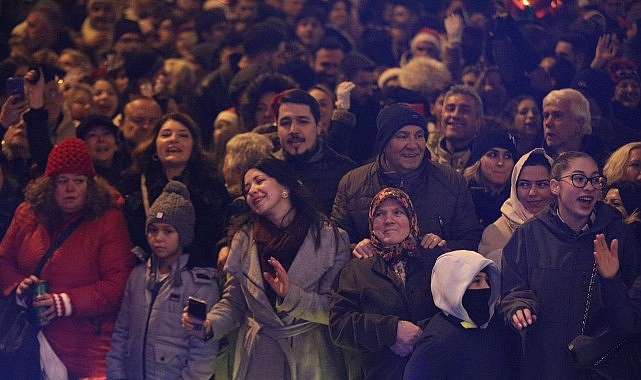 Mudanya'da Yıl Sonu Coşkusu: Yeni Yıl Pazarı ve Mütareke Meydanı'nda Birliktelik